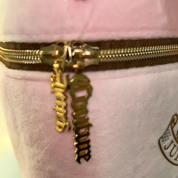 Juicy Couture Plush Pink Makeup Bag - Picture 2 of 3